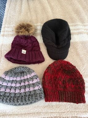 Women’s Stocking Hat LOT